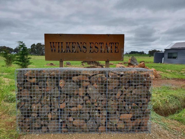 Wilkens Estate Farmstay- Country experience with modern conveniences, cooling, heating, free WIFI and pet friendly Farm stay, Millthorpe - imaginea 1