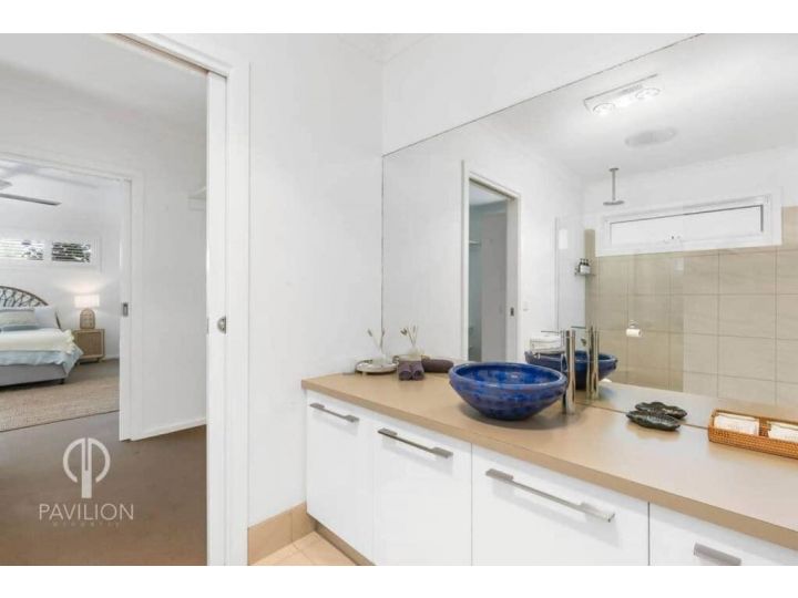 Wiltons Riverside- Sleeping 9, Pet friendly Guest house, Ocean Grove - imaginea 8