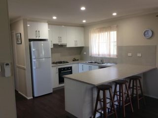 Winbi River Resort Holiday Rentals Apartment, Moama - 2