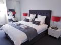 Spacious 4 BR and 2 Bathrooms City Apartment Apartment, Adelaide - thumb 5