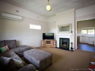 Wine Country Cottage located right at the Hunter Valley gateway, close to everything Guest house, Nulkaba - 5