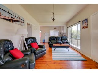 Wings and Waves Guest house, Port Fairy - 1