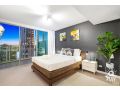 Wings Penthouses - QStay Apartment, Gold Coast - thumb 9