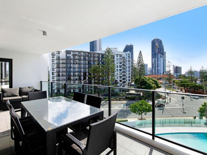 Wonderful Modern 3 Bedroom Apartment in Sierra Grand Apartment, Gold Coast - imaginea 4