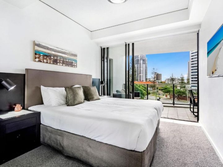 Wonderful Modern 3 Bedroom Apartment in Sierra Grand Apartment, Gold Coast - imaginea 5