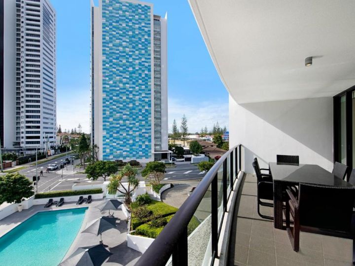 Wonderful Modern 3 Bedroom Apartment in Sierra Grand Apartment, Gold Coast - imaginea 1