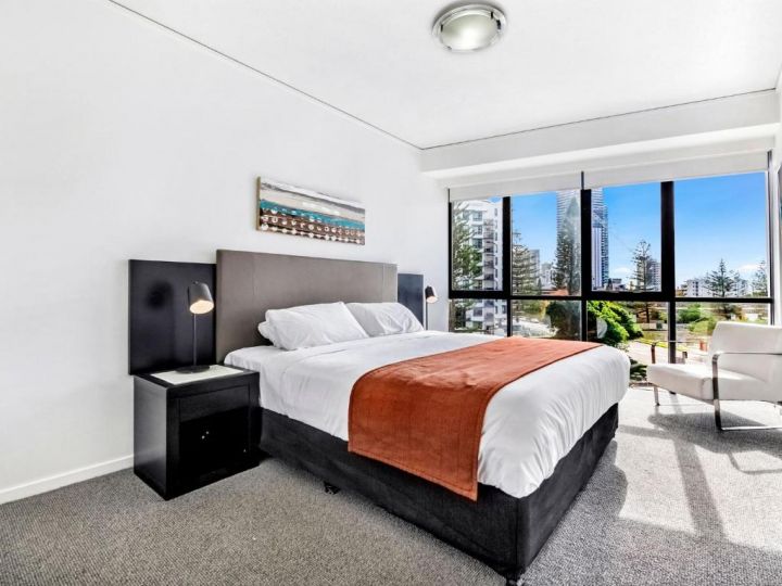 Wonderful Modern 3 Bedroom Apartment in Sierra Grand Apartment, Gold Coast - imaginea 8