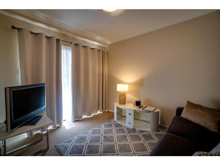 Wonderful Waldorf - big apartment - pool - tennis Apartment, Perth - imaginea 17