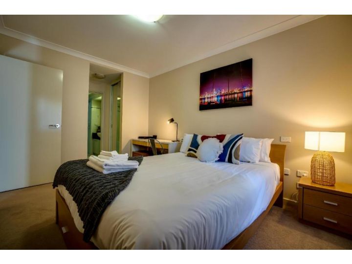 Wonderful Waldorf - big apartment - pool - tennis Apartment, Perth - imaginea 1