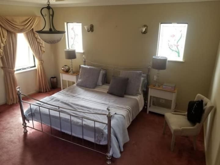Wonnerup Manor by the Bay - Pets & Infants Welcome Bed and breakfast, Western Australia - imaginea 2