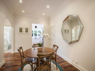 Woollahra Roslyndale Avenue Apartment, Sydney - 3