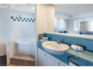 Ramada Resort by Wyndham Golden Beach Hotel, Caloundra - 3