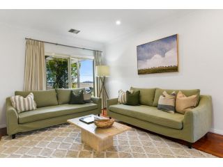 Wren Hill Dreamy Home with Spectacular Views Guest house, Orange - 1