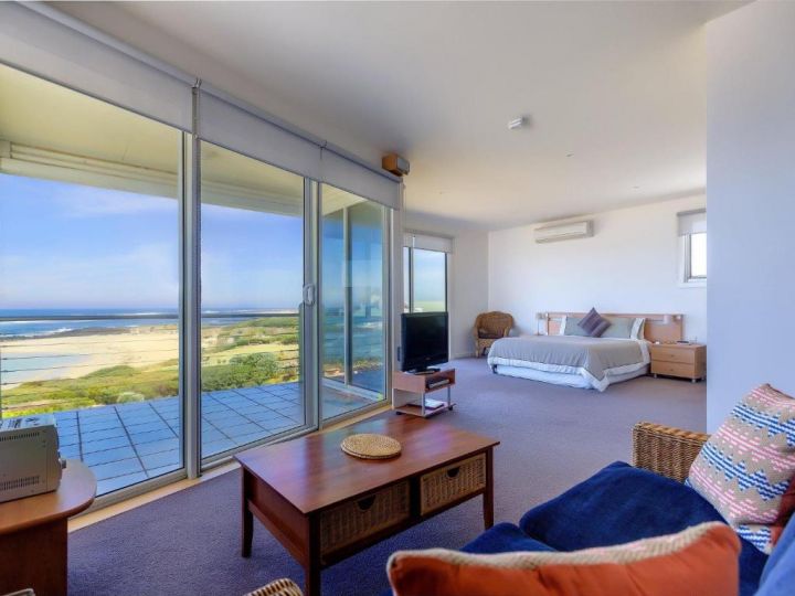 WYTONIA 3 PENTHOUSE Apartment, Port Fairy - imaginea 2
