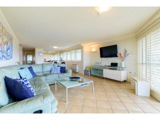 Main Beach Waterfront Apartment Apartment, Gold Coast - 1