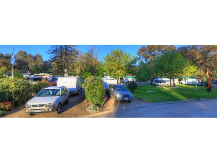 Yea Riverside Caravan Park Campsite, Victoria - imaginea 14