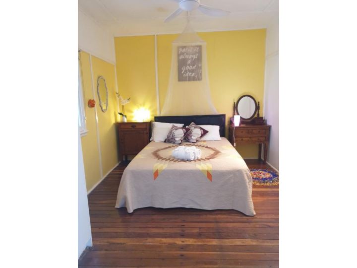 Yellow Cottage - bush and beach Guest house, Agnes Water - imaginea 7