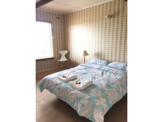 YOLO- 3bdrm beach-house views, near penguins, nbn! Guest house, Ventnor - 5