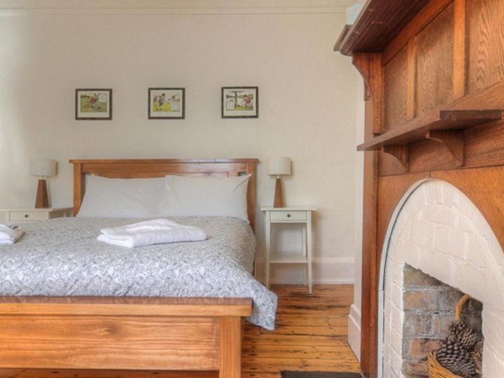 Young&#x27;s Cottage - circa: 1861 Guest house, Port Fairy - imaginea 8