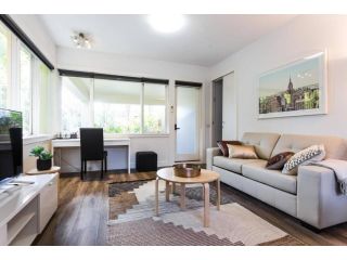 Your Home Away from Home Apartment, Melbourne - 5