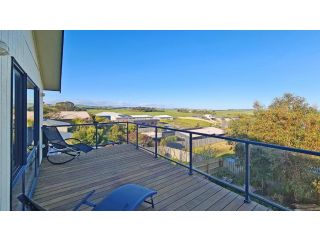 Ocean & Country Views, Pets Welcome, Open Fire - Your Ocean Oasis Guest house, Kilcunda - 2