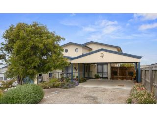 Ocean & Country Views, Pets Welcome, Open Fire - Your Ocean Oasis Guest house, Kilcunda - 1
