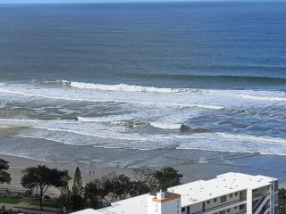 Your Stay In Surfers Hotel, Gold Coast - 2