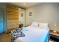 ZEN AT ONE30: 3-BR Luxury Corporate Long Stays Apartment, Darwin - thumb 14