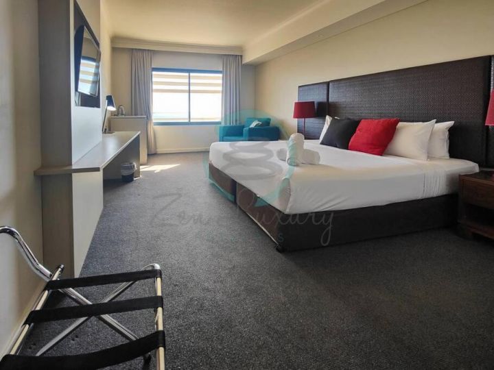 ZEN88 ESPLANADE: Hotel Suite w/ Ocean/Sunset Views Apartment, Darwin - imaginea 1