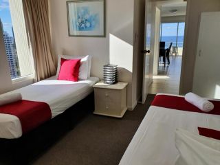 Zenith Ocean Front Apartments Aparthotel, Gold Coast - 1